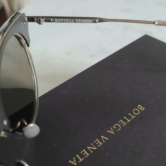 Bottega Veneta Rounded Cat-Eye Sunglasses, Brown | Bronze, NIB - Picture 15 of 16